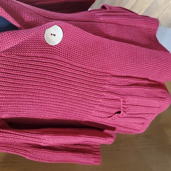 Tribal red bell sleeve ruffled cardigan with pockets - Picture 3 of 7